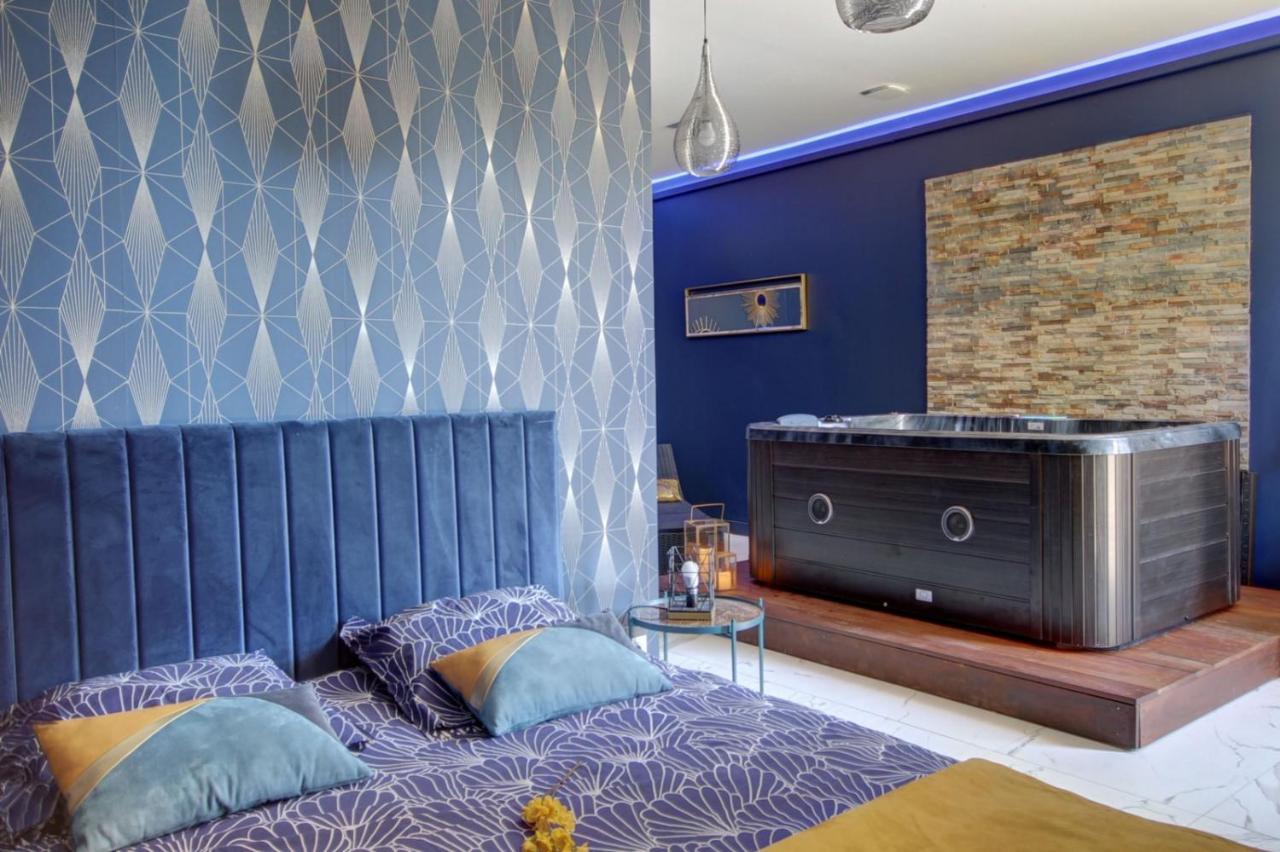 Suite Blue Jacuzzi Le Breuil  Exterior foto